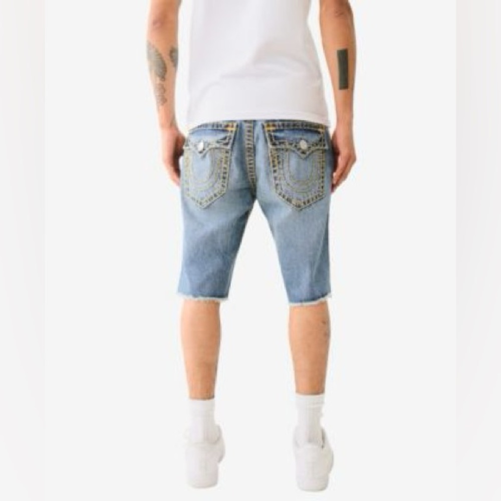 True Religion Men's Ricky Snap Flap Light Short Fray Hem size 30‎ New With Tags